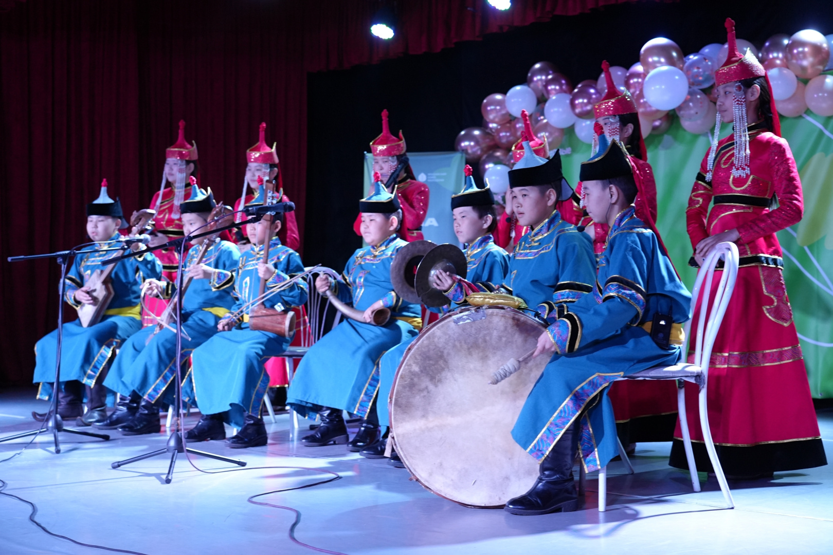 Children's folk ensemble «Dembildey»