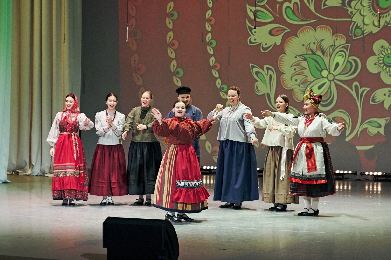 Folk ensemble «Dennitsa»