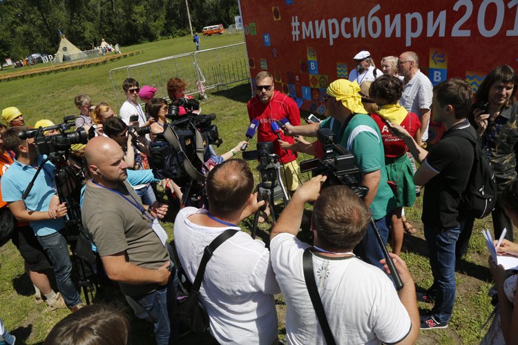 Солнце озарило первый день Шушенского фестиваля